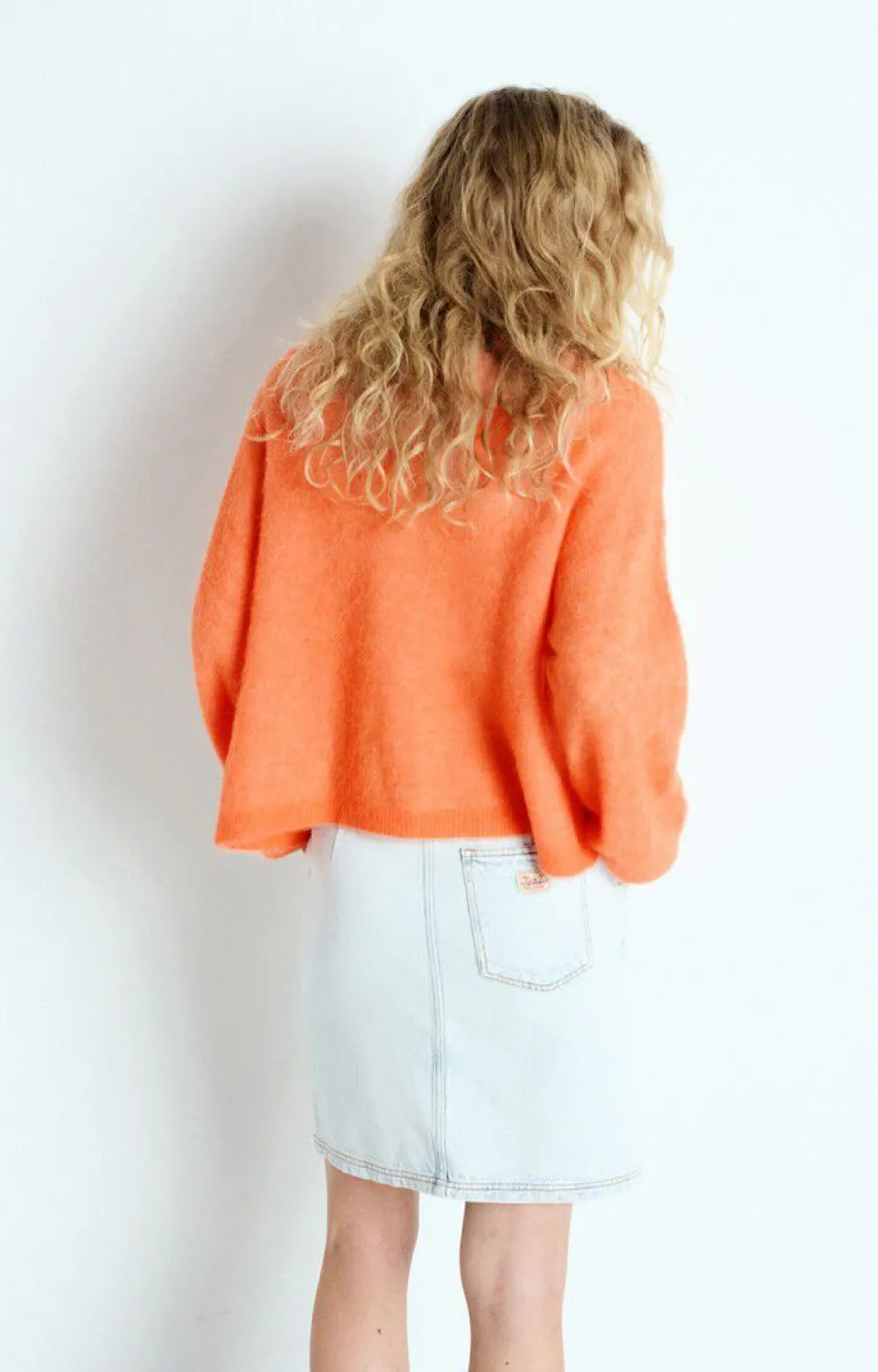 American Vintage AV Nenybay Knit in Orange fluro