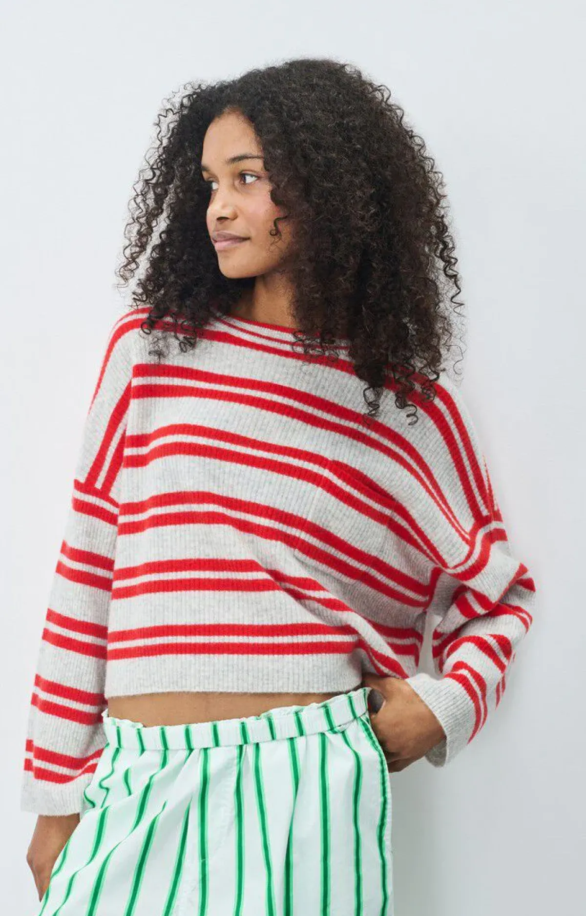American Vintage AV Raxow Stripe Knit in Grey, Strawberry