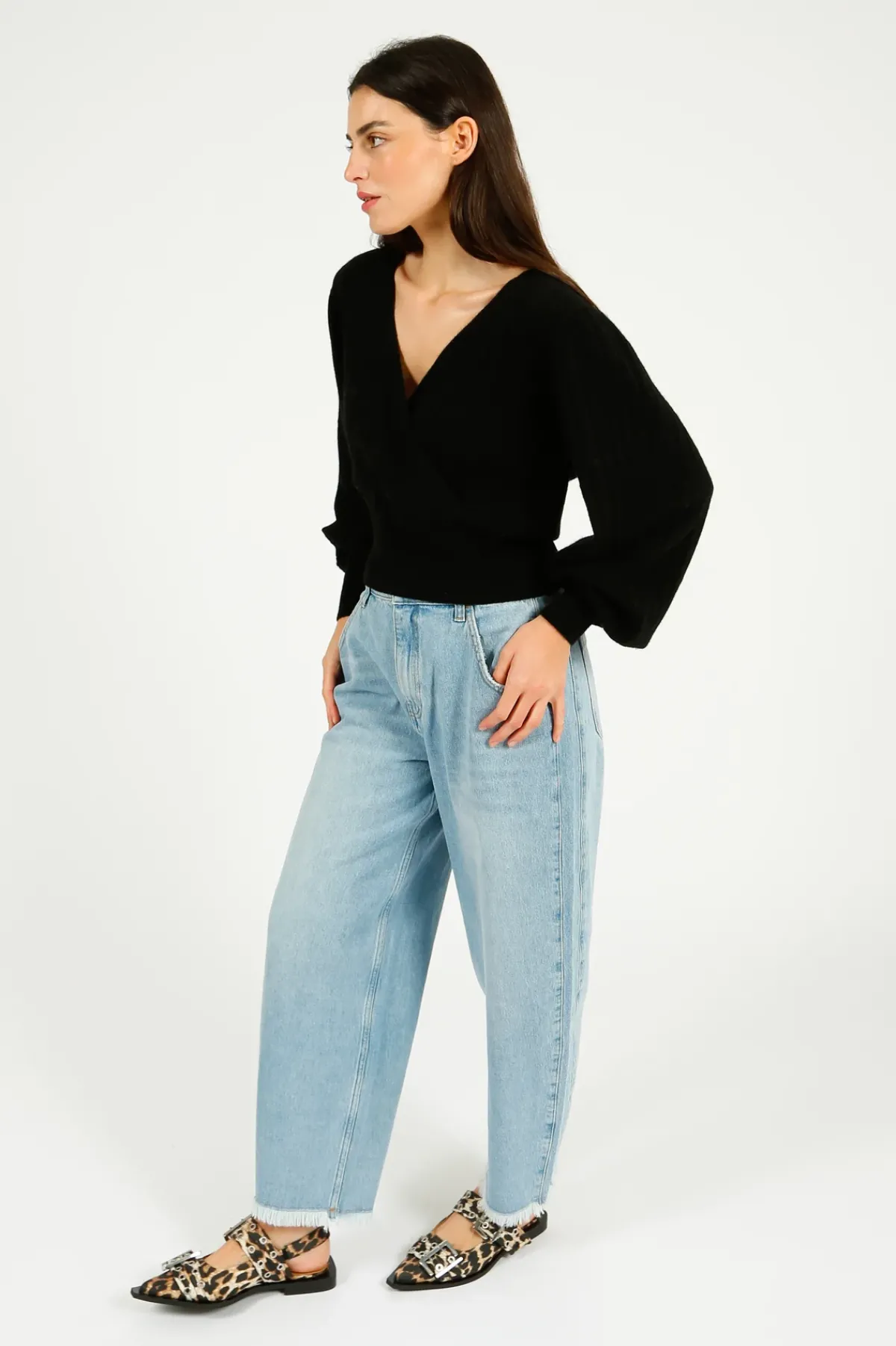 Colorush C-RUSH Kim Cross Over V in Black