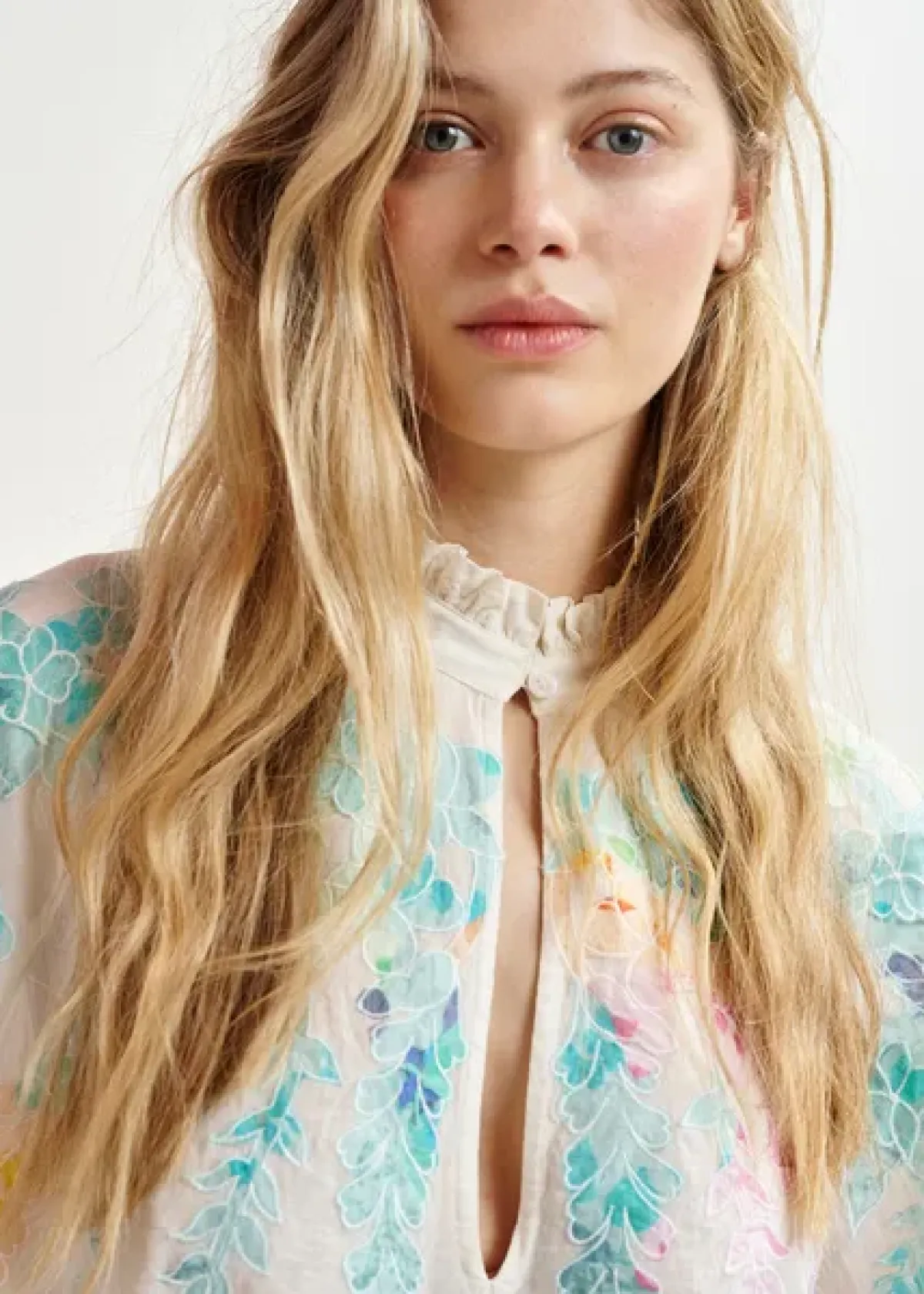 Essentiel Antwerp EA Hitrus Appliqued Top in Off White
