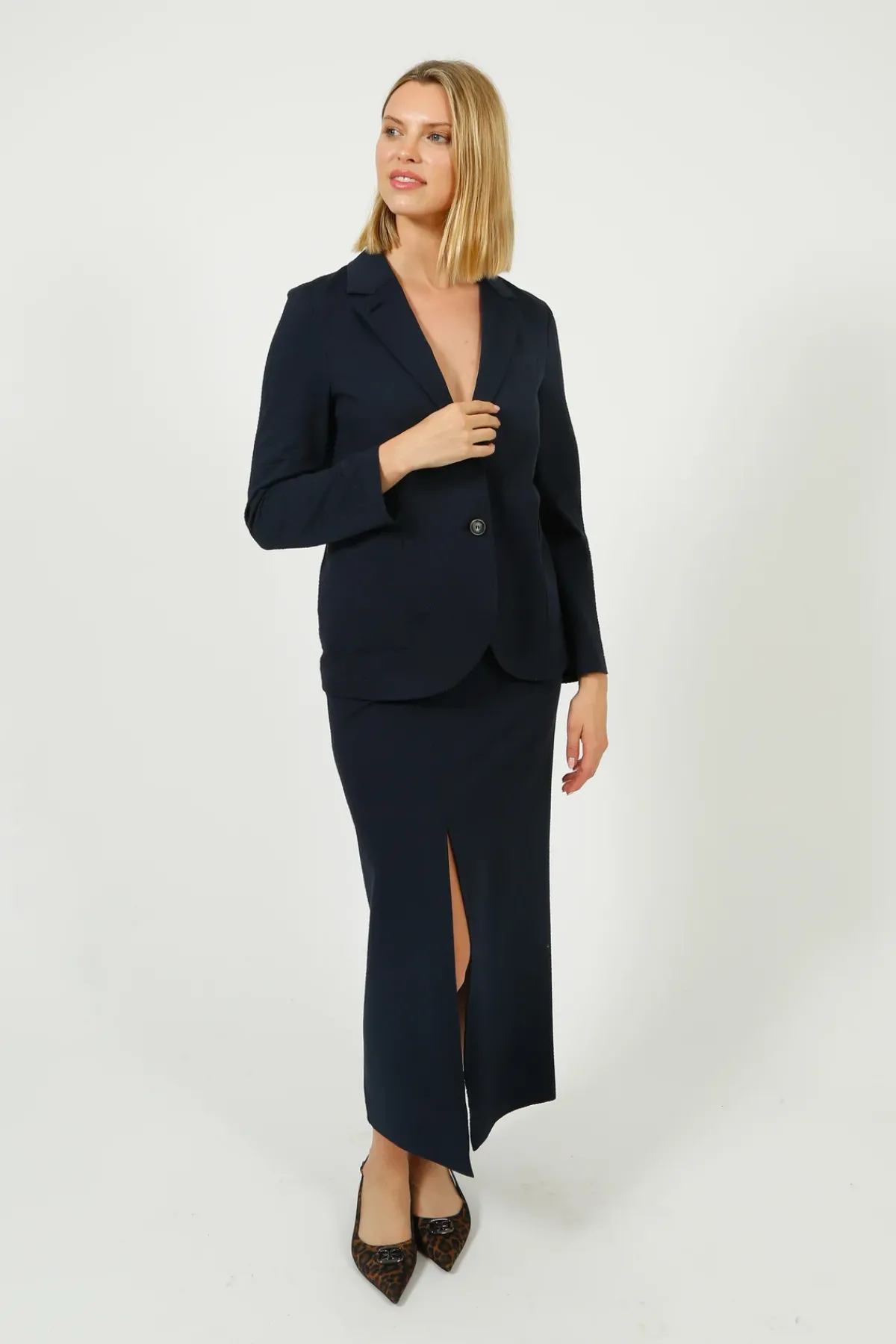 Harris Wharf London HW Seersucker Coolmax Skirt in Dark Blue