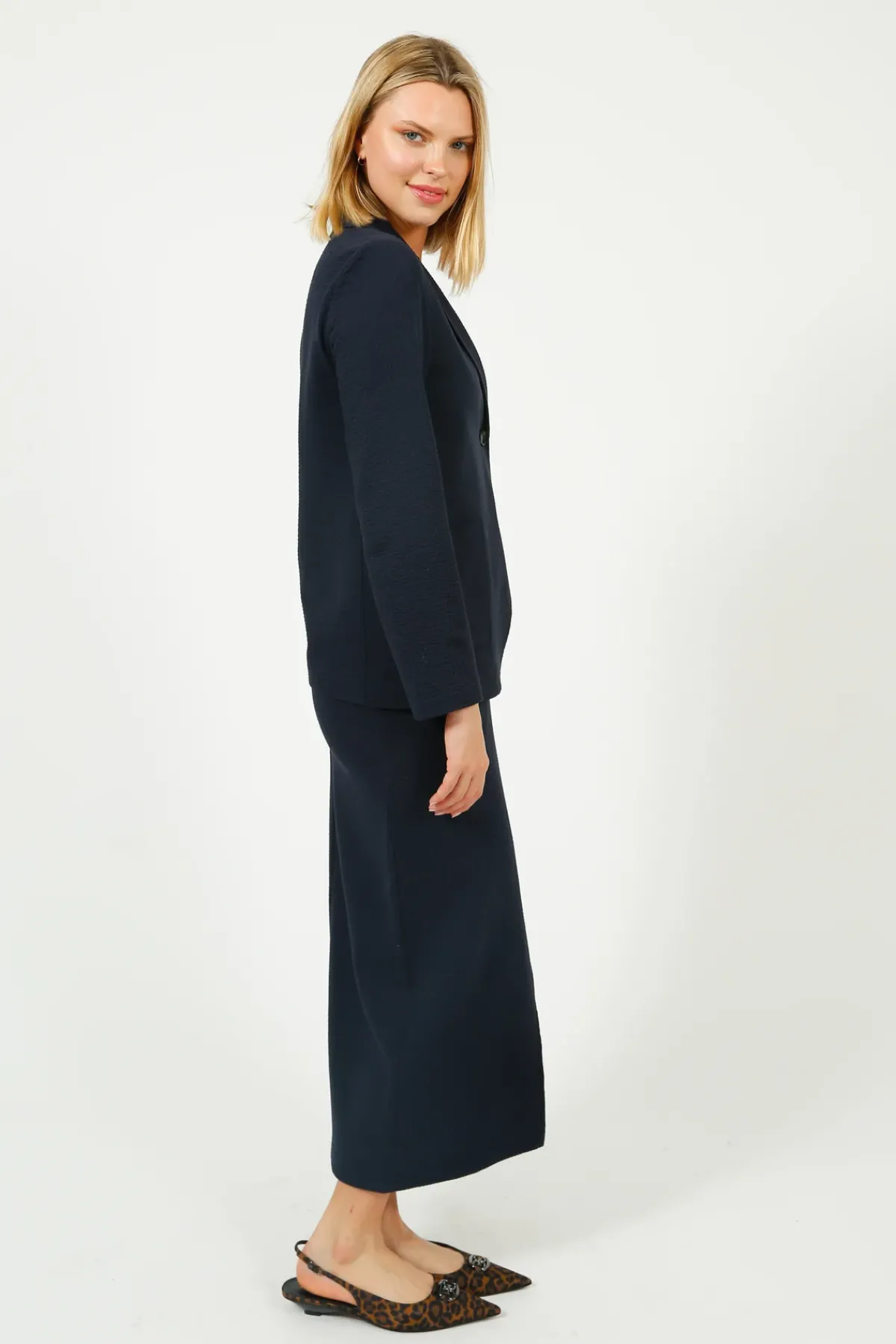Harris Wharf London HW Stand Up Collar Seersucker Blazer in Dark Blue
