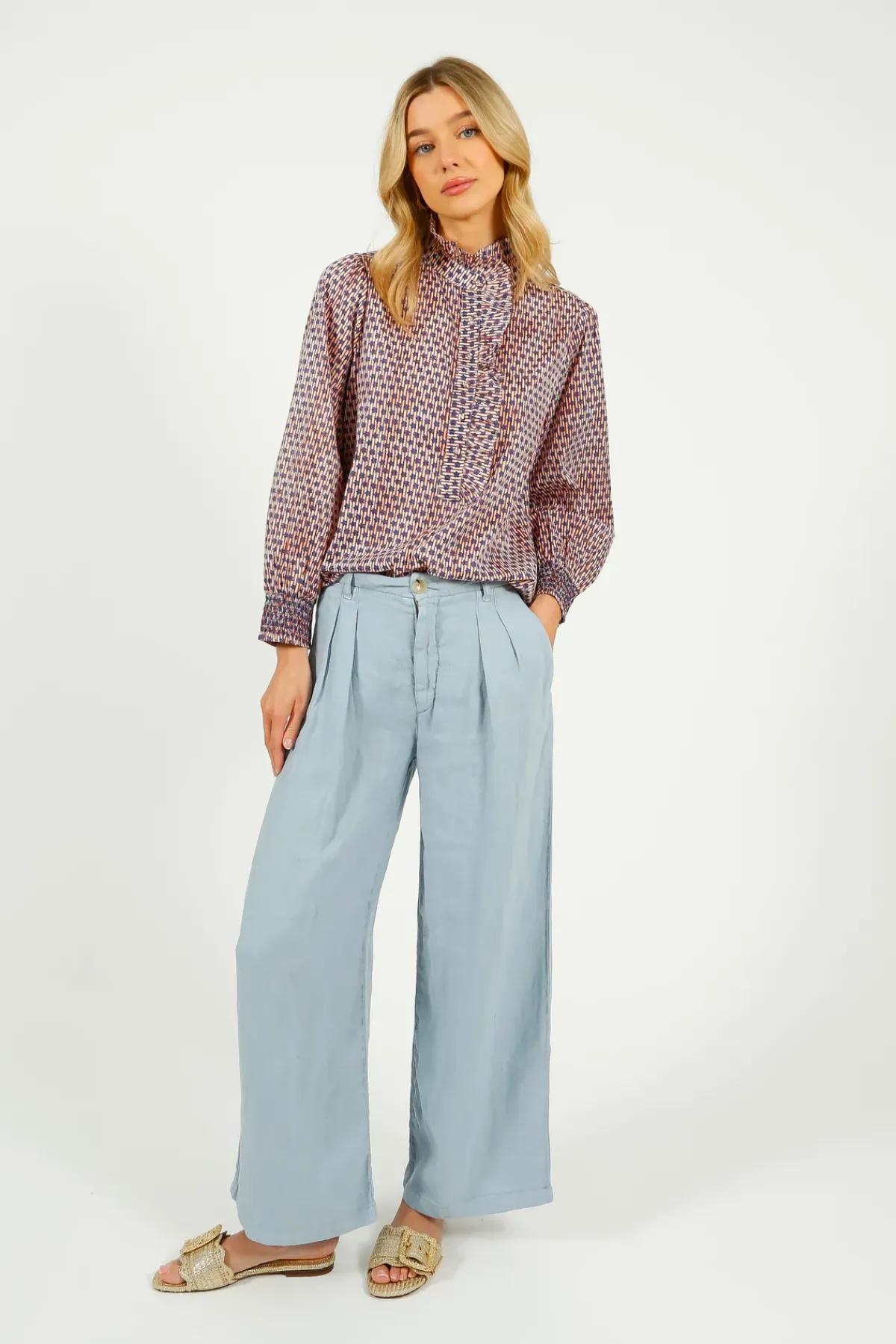Maison Hotel MAISON H Marisa Linen Pant in Sky