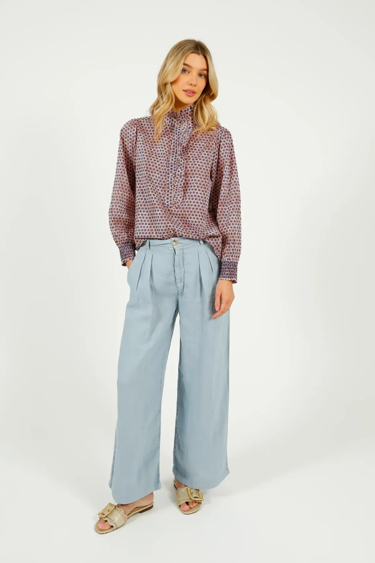 Maison Hotel MAISON H Marisa Linen Pant in Sky