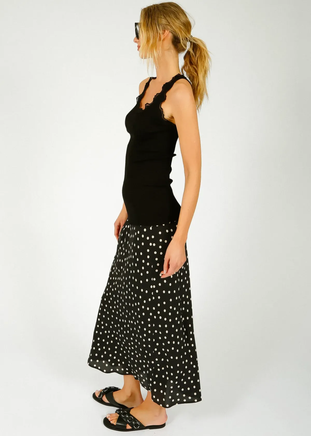 Rosemunde Babette in Black